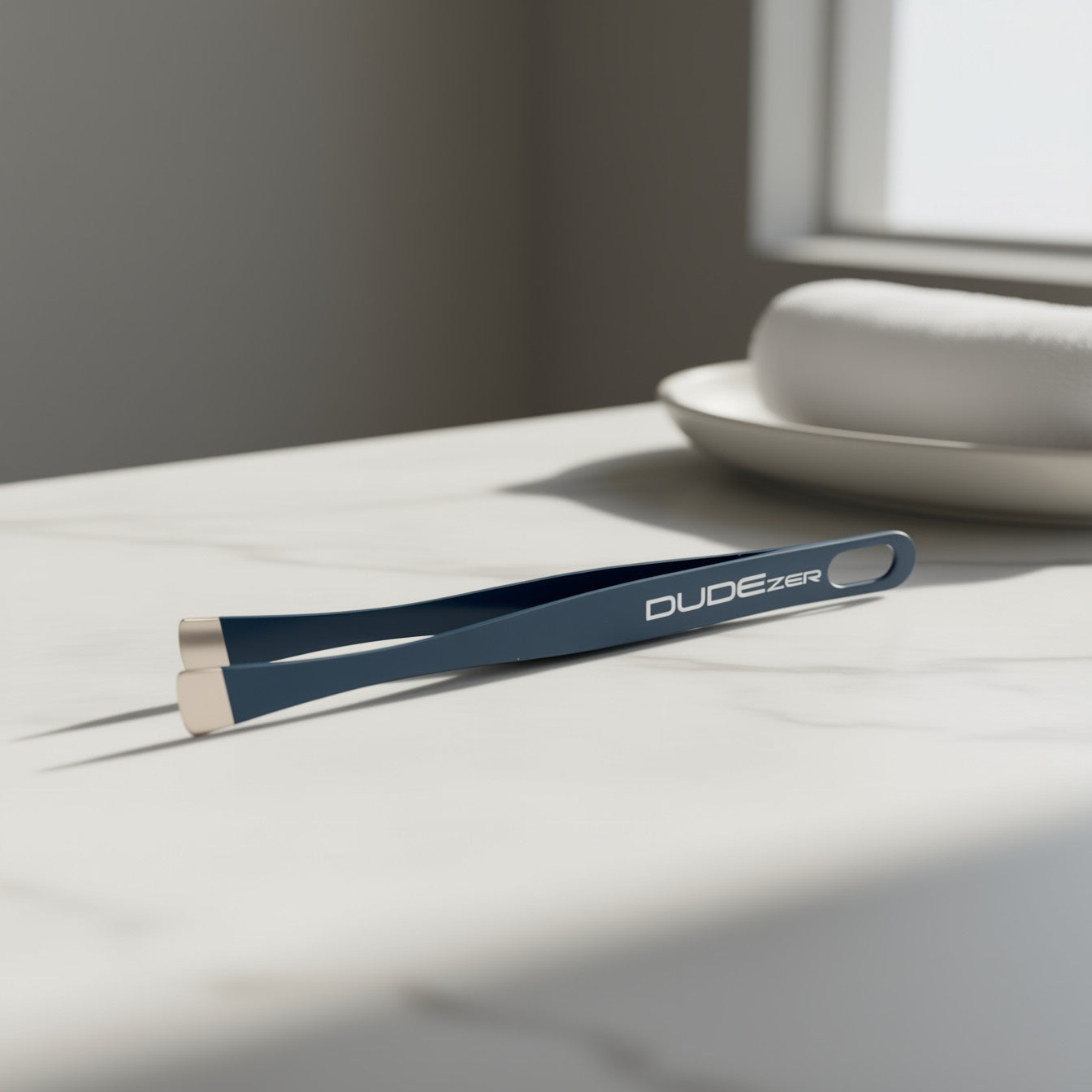 DUDEzer Wide Tip Tweezer