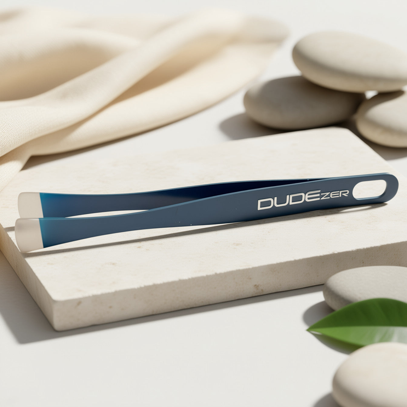 DUDEzer Wide Tip Tweezer